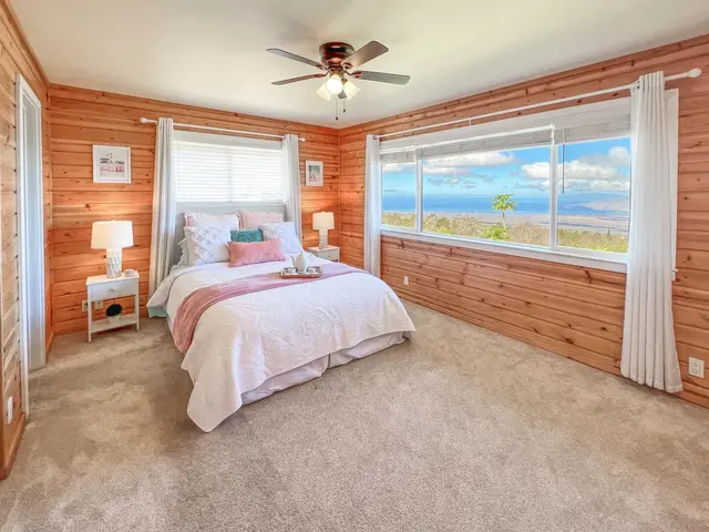 Listing Image for 40 Huina Pl 7 of 30