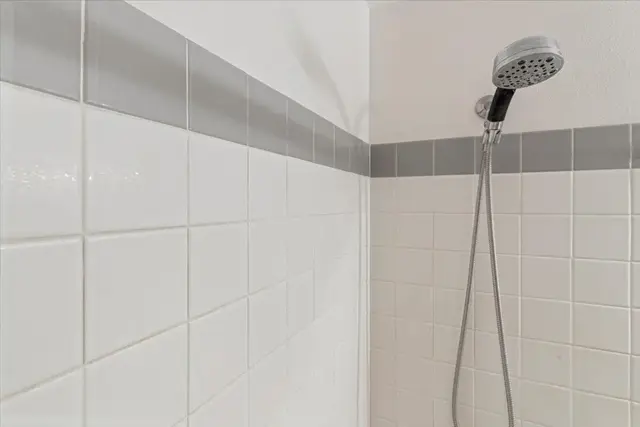 Listing Image for 45 Kapi Ln 9-203 29 of 36