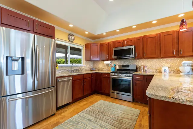 Listing Image for 746 Awalau Rd Unit B 4 of 43