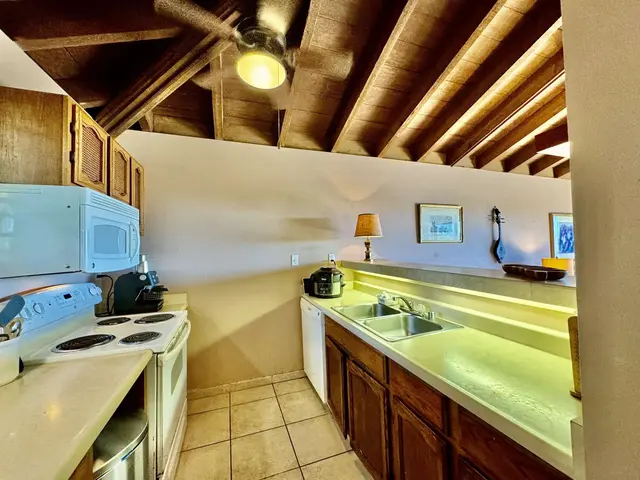 Listing Image for 50 Kepuhi Pl 208 9 of 24