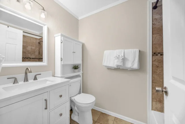 Listing Image for 140 Uwapo Rd 53-201 20 of 28