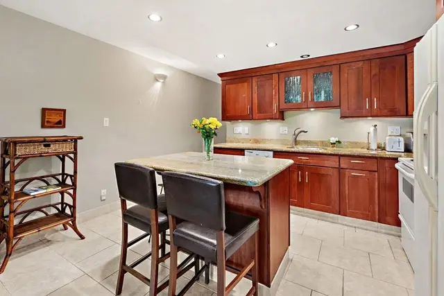 Listing Image for 3750 Lower Honoapiilani Rd 202 13 of 22