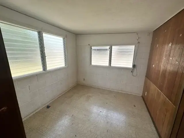 Listing Image for 592 Onehee Ave 10 of 11