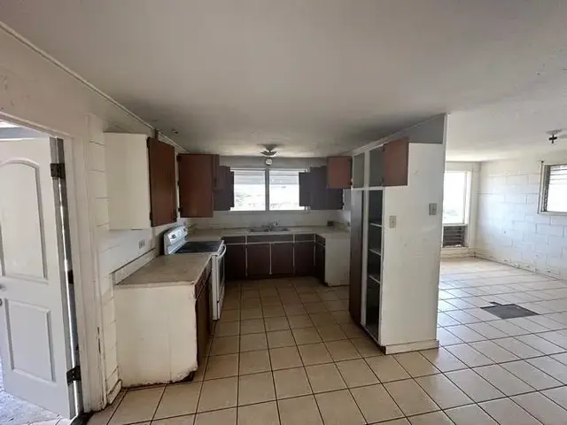 Listing Image for 592 Onehee Ave 3 of 11