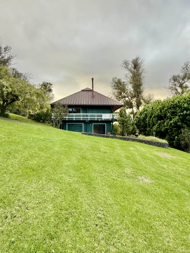 Listing Image for 2400 Piiholo Rd 2 of 39