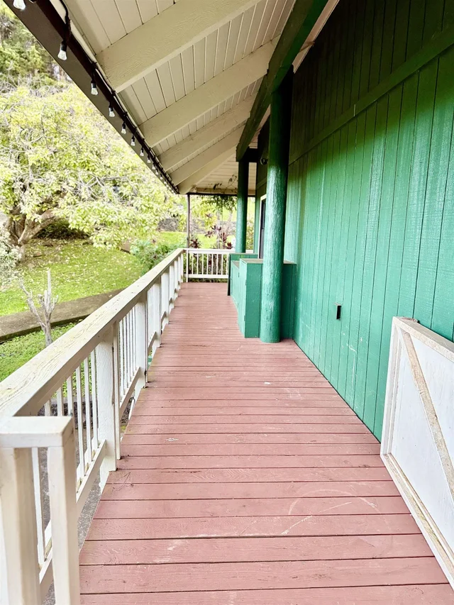 Listing Image for 2400 Piiholo Rd 21 of 39