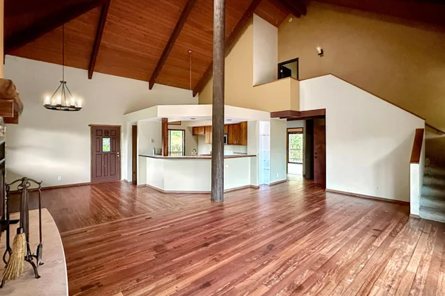 Listing Image for 2400 Piiholo Rd 25 of 39