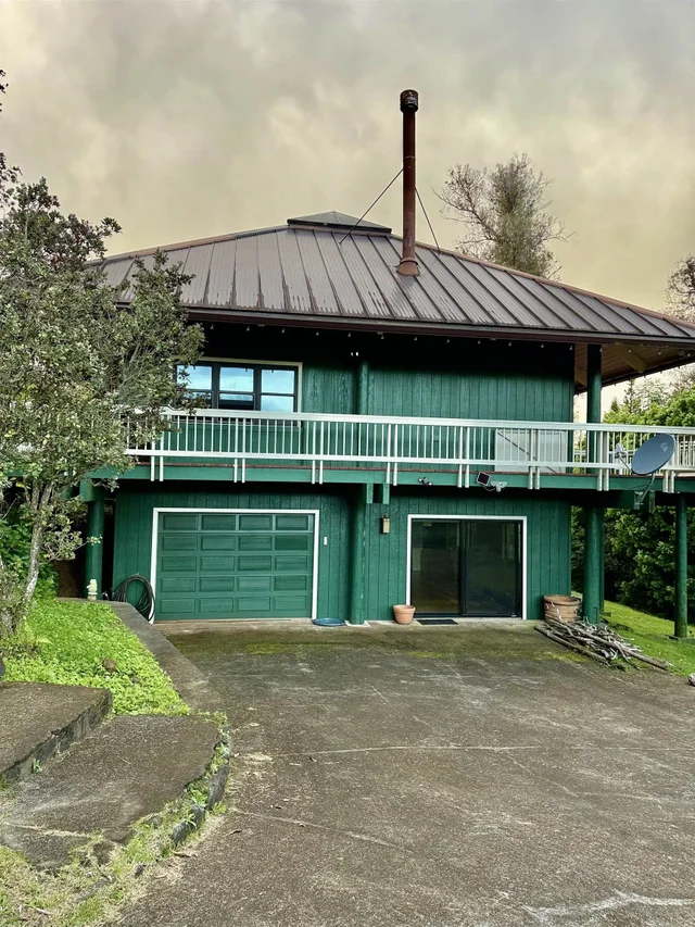 Listing Image for 2400 Piiholo Rd 3 of 39