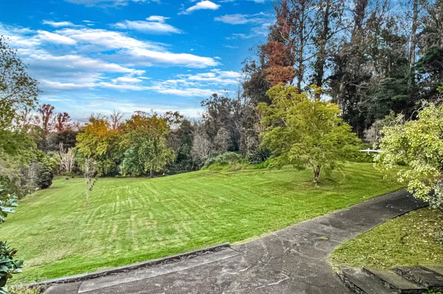 Listing Image for 2400 Piiholo Rd 36 of 39