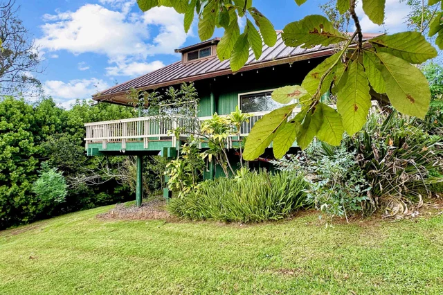 Listing Image for 2400 Piiholo Rd 4 of 39