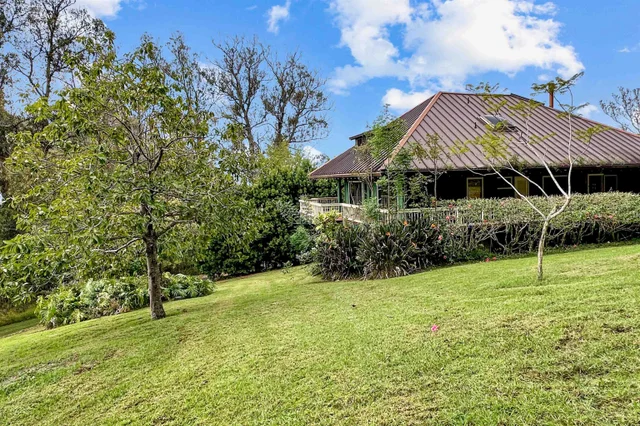 Listing Image for 2400 Piiholo Rd 8 of 39