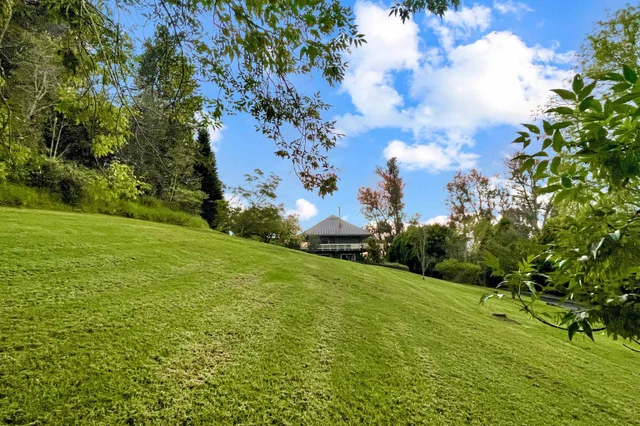 Listing Image for 2400 Piiholo Rd 9 of 39