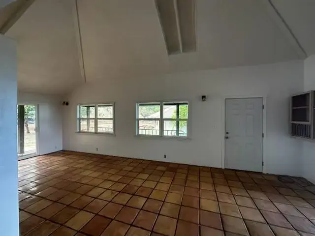 Listing Image for 6925 Kamehameha V Hwy 10 of 33