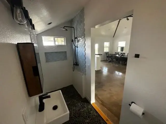 Listing Image for 6925 Kamehameha V Hwy 28 of 33