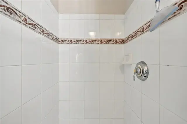 Listing Image for 45 Halili Ln 12b 27 of 47