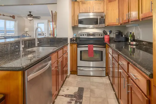 Listing Image for 3706 Lower Honoapiilani Rd D40 20 of 48