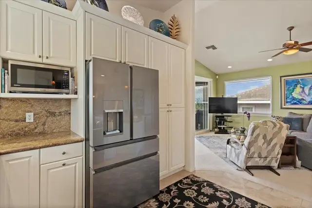 Listing Image for 8 Bermuda Pl 10 of 50