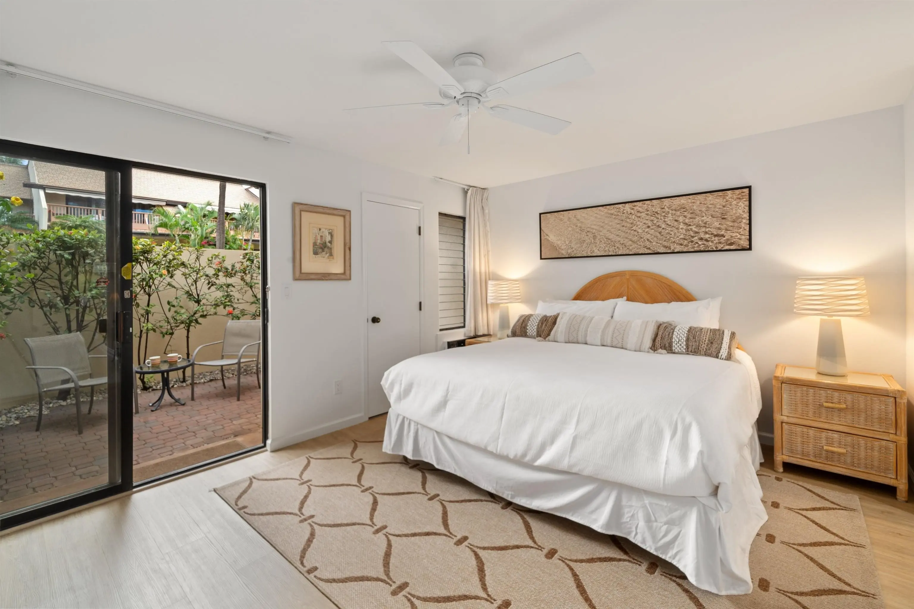 Photo of Listing #407845