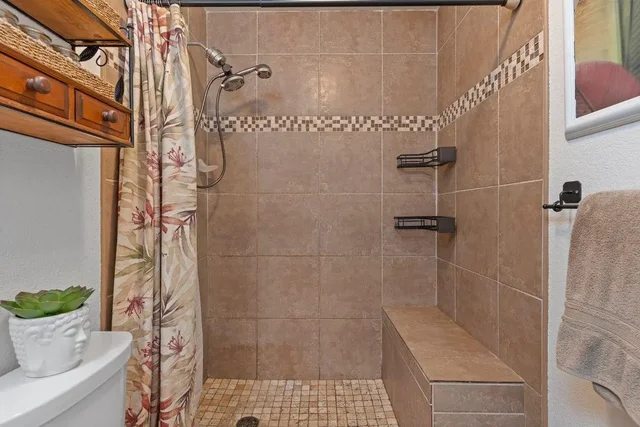 Listing Image for 15 Kulanihakoi St 17e 19 of 43