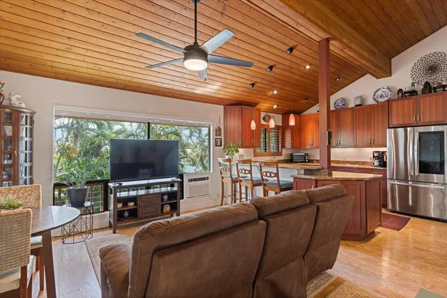 Listing Image for 15 Kulanihakoi St 17e 6 of 43