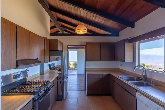 Listing Image for 77 Kahoea Pl 12 of 44