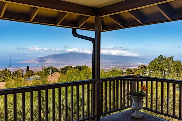 Listing Image for 77 Kahoea Pl 4 of 44