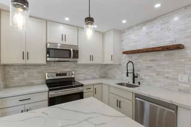 Listing Image for 140 Uwapo Rd 22-102 15 of 49