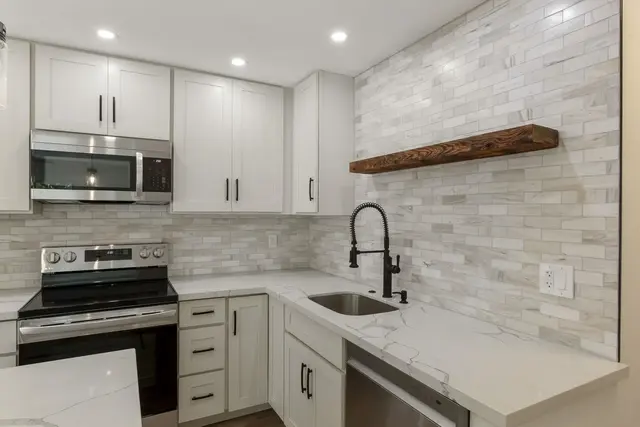 Listing Image for 140 Uwapo Rd 22-102 16 of 49
