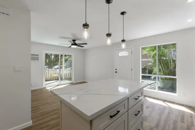 Listing Image for 140 Uwapo Rd 22-102 21 of 49