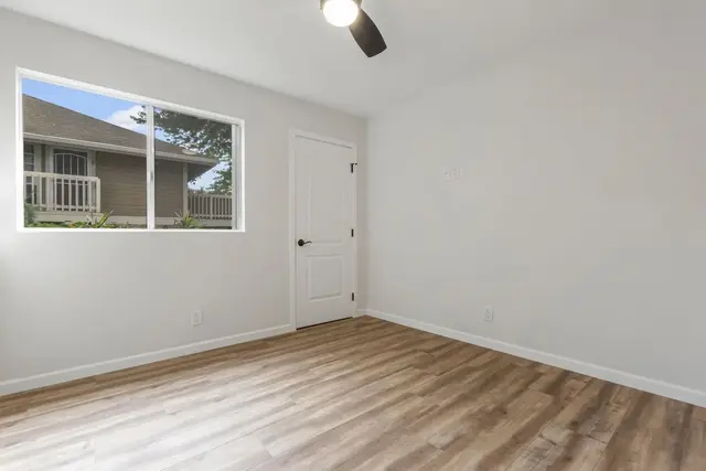 Listing Image for 140 Uwapo Rd 22-102 25 of 49