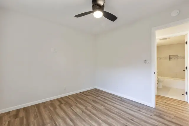 Listing Image for 140 Uwapo Rd 22-102 27 of 49