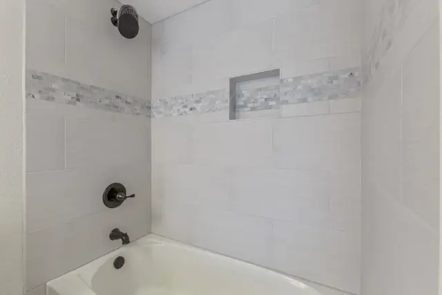 Listing Image for 140 Uwapo Rd 22-102 32 of 49