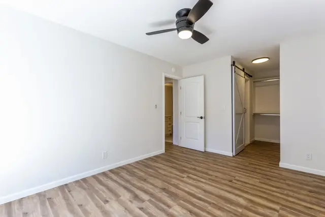 Listing Image for 140 Uwapo Rd 22-102 36 of 49