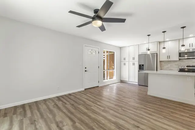 Listing Image for 140 Uwapo Rd 22-102 8 of 49