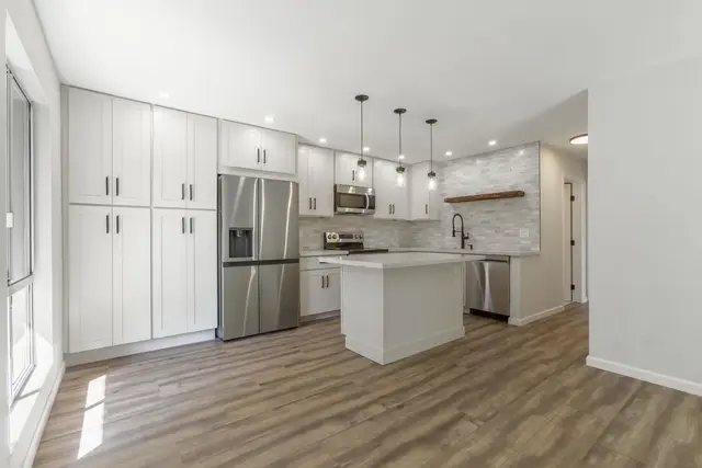 Listing Image for 140 Uwapo Rd 22-102 9 of 49