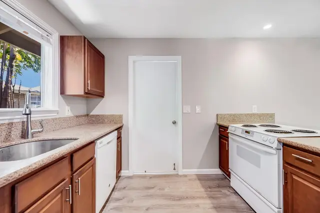 Listing Image for 480 Kenolio Rd Unit D 15 of 48