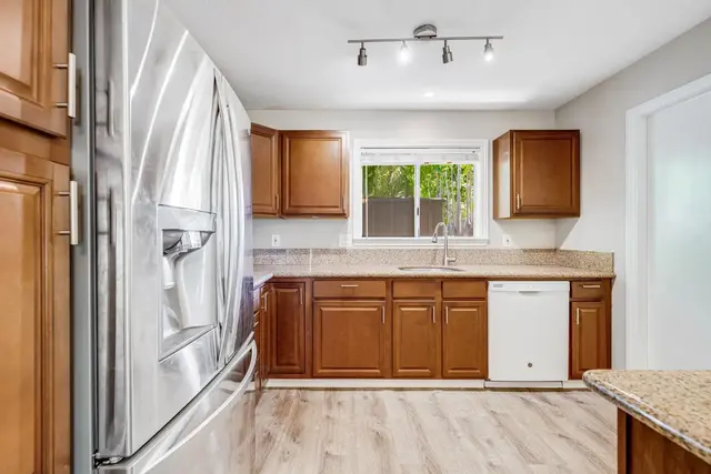 Listing Image for 480 Kenolio Rd Unit D 19 of 48