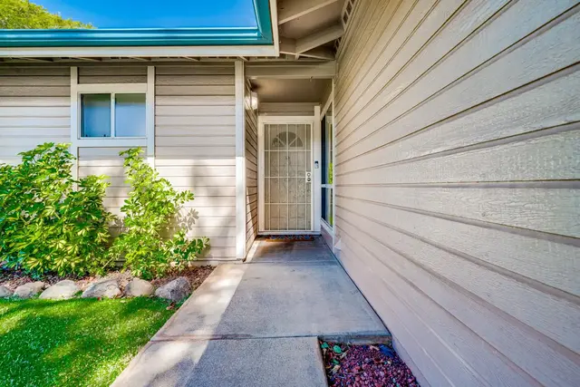 Listing Image for 480 Kenolio Rd Unit D 5 of 48