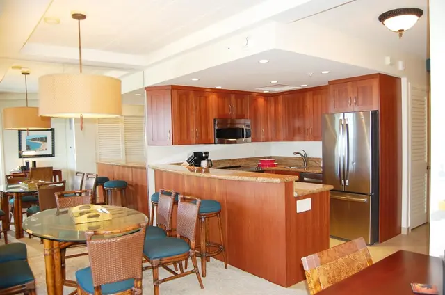 Listing Image for 2481 Kaanapali Pkwy 608 J 7 of 40