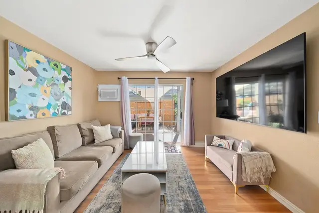Listing Image for 160 Keonekai Rd 9-101 2 of 23