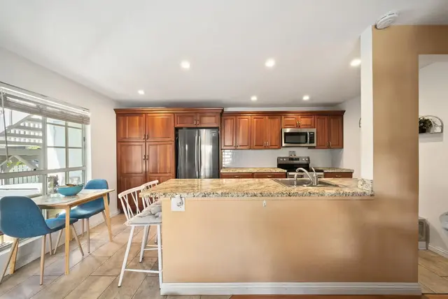 Listing Image for 160 Keonekai Rd 9-101 4 of 23