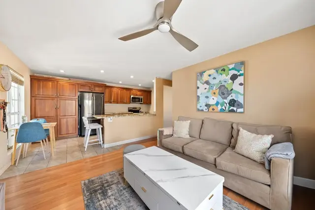 Listing Image for 160 Keonekai Rd 9-101 6 of 23