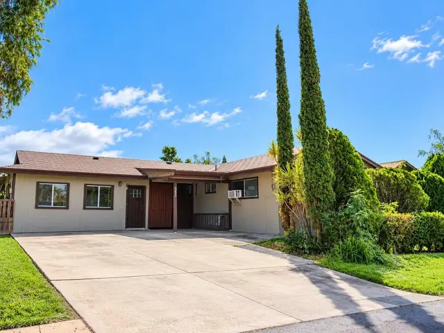 Listing Image for 388 Kinaole Cir 388 Kinaole Circle 2 of 24