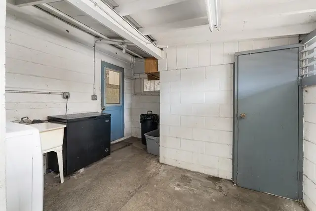 Listing Image for 401 S Kamehameha Ave 14 of 25