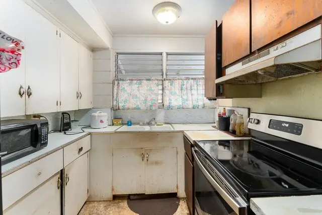 Listing Image for 401 S Kamehameha Ave 7 of 25