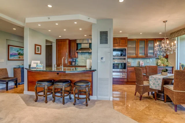 Listing Image for 2481 Kaanapali Pkwy 821/823 4 of 37