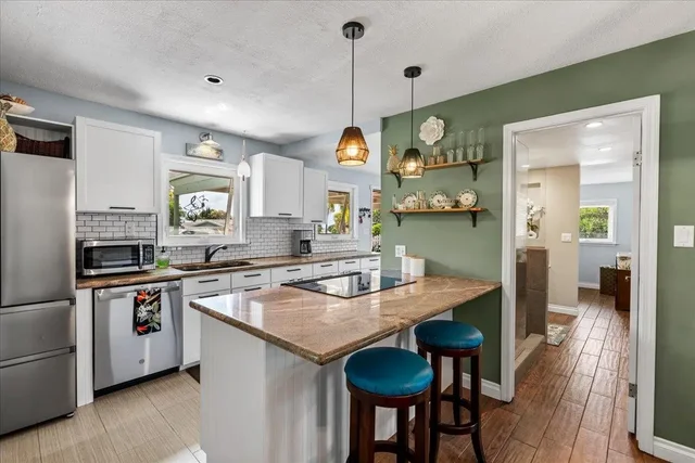 Listing Image for 219 Hoohale Pl 2 of 42