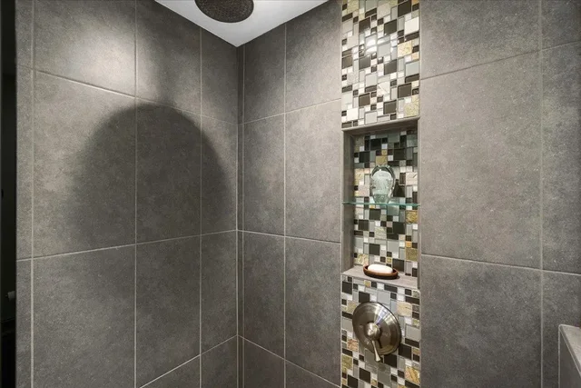 Listing Image for 219 Hoohale Pl 32 of 42