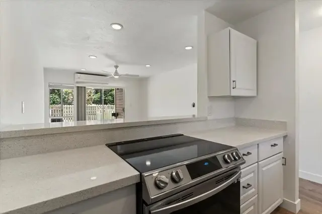 Listing Image for 140 Uwapo Rd 37-103 7 of 38