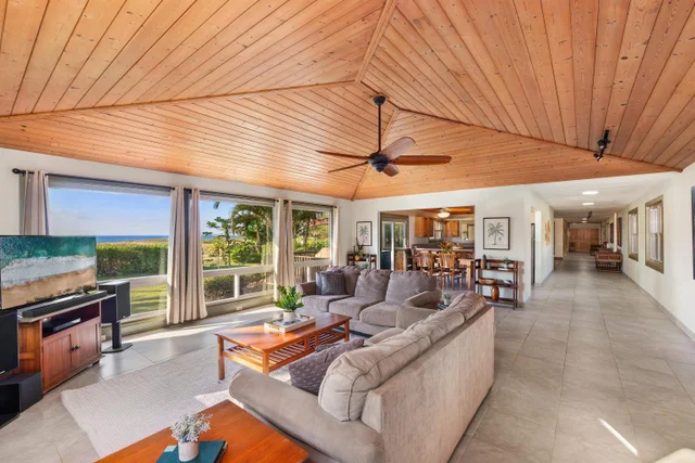 Listing Image for 2944 Kalua Koi Rd 18 of 47